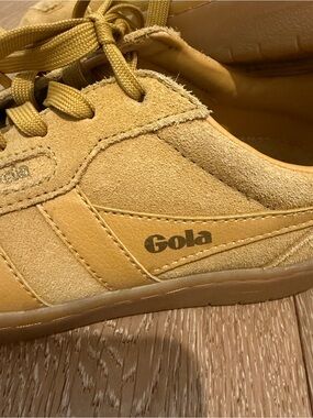 Gola women’s Suede Sneakers in Mustard